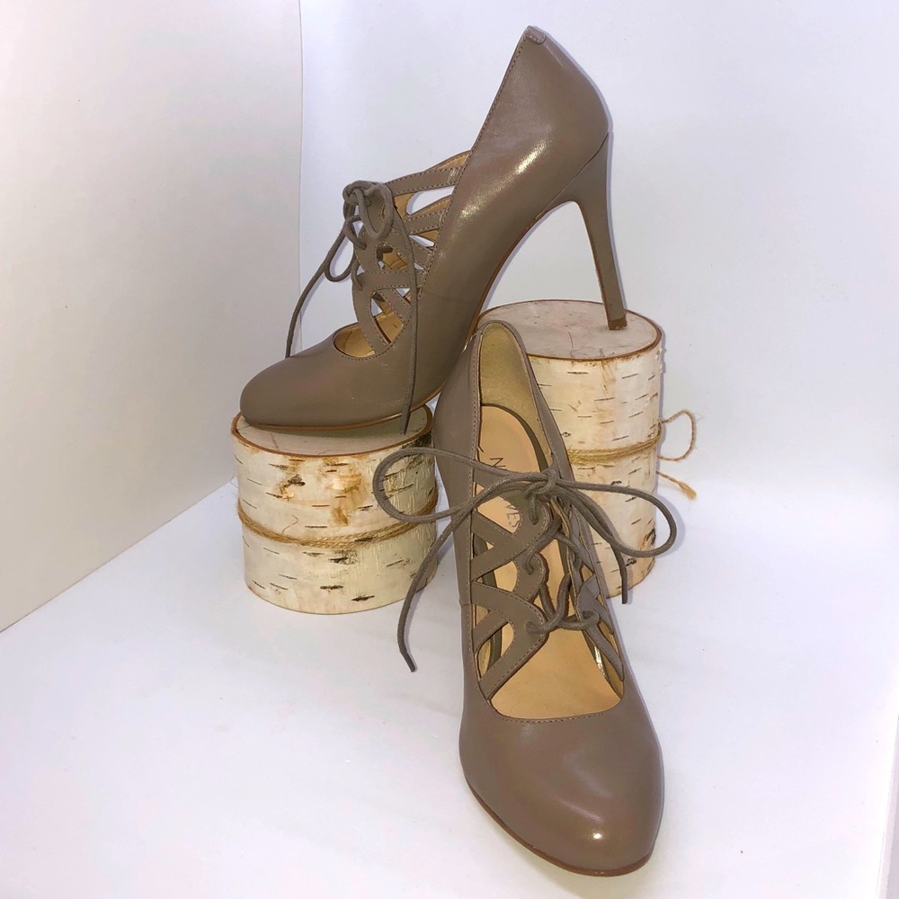 Nine West Sasafraso Lace Up Taupe Heels